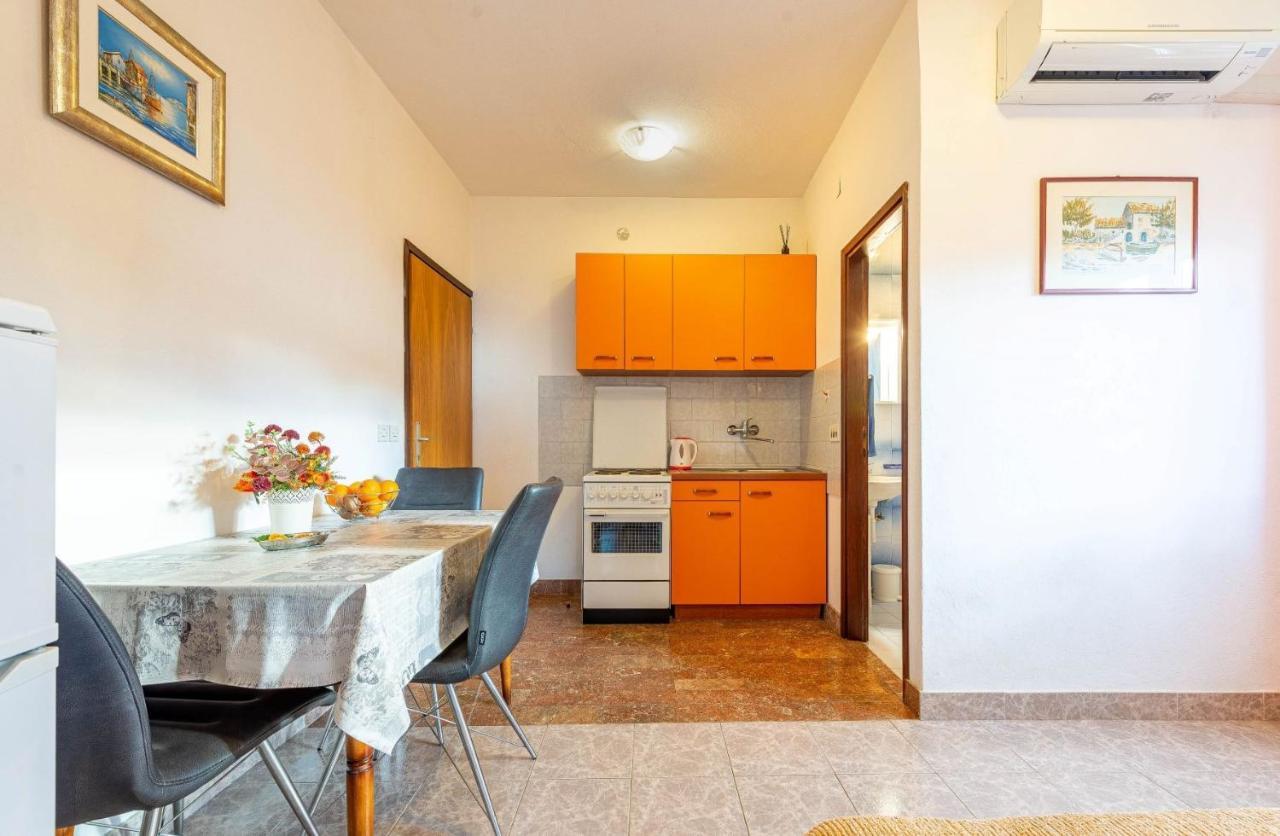 Family Friendly Seaside Apartments Kozino, Zadar - 5749 Petrčane Exterior foto